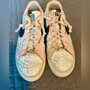 Nike Serena Williams Court Legacy X shoes fair condition size 9